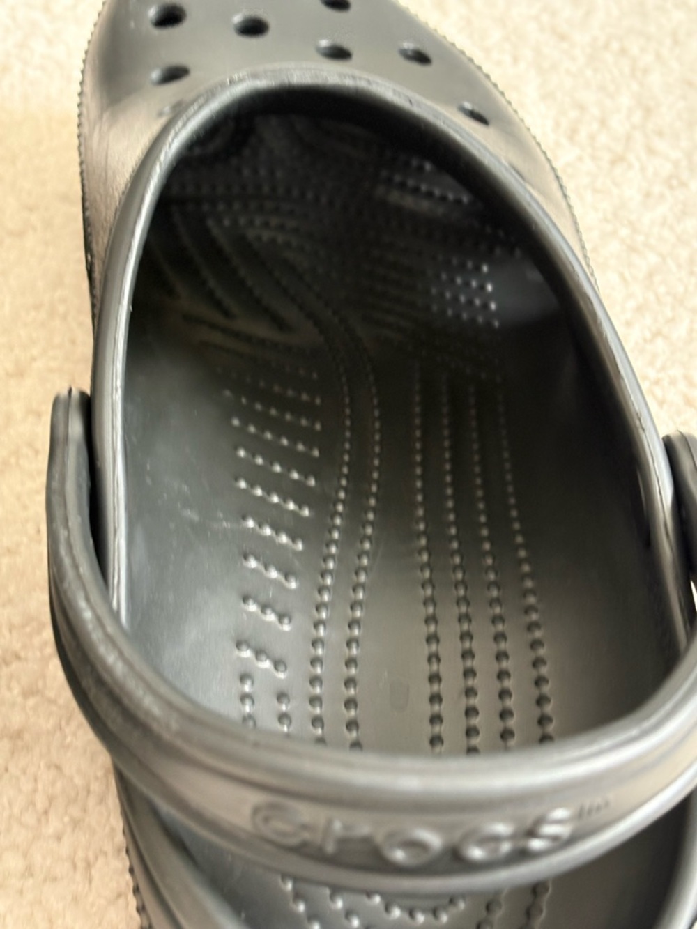 CROCS Classic Clog in Black excellent condition - Picture 7 of 9